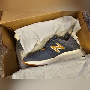 Brand new women's size 9 fresh foam roav sneakers